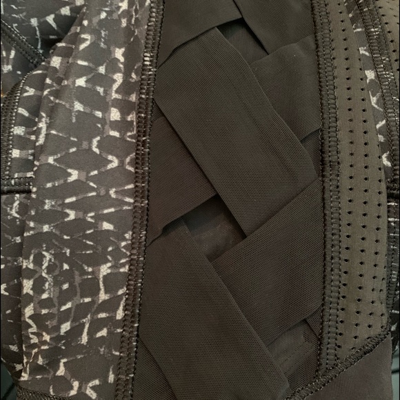 Lululemon Var-City Crop Samba Snake Battleship 6 - Picture 12 of 12